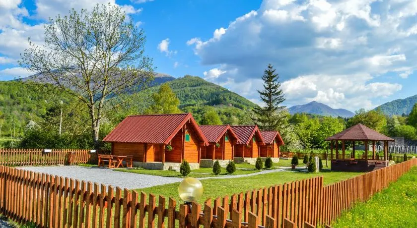 Tara Valley Eco Lounge - Image 1