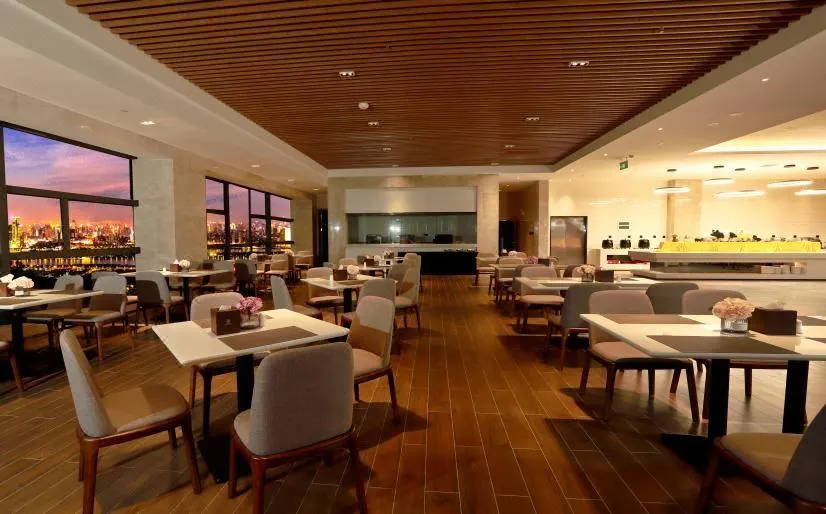 Desheng Huatian Holiday Hotel - Image 1