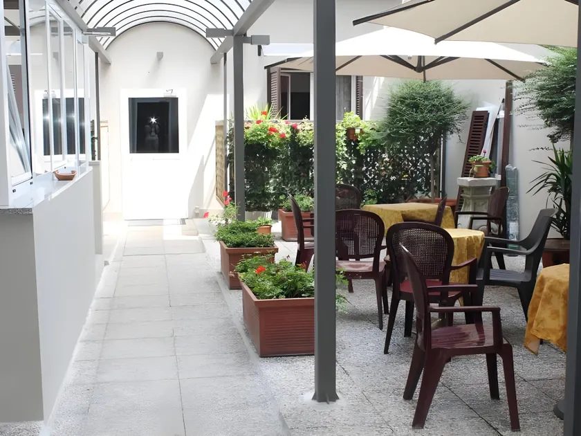 Lux Hotel Durante - Image 1
