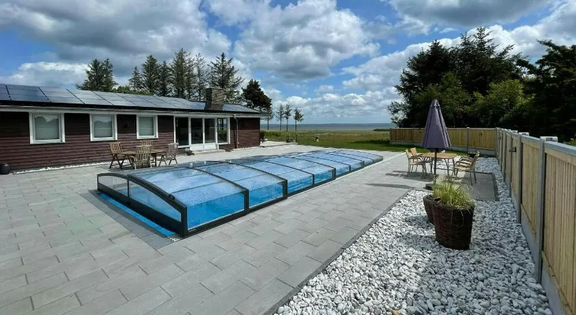 Ferienhaus mit Pool und Fjordblick auf Lundø - Image 1