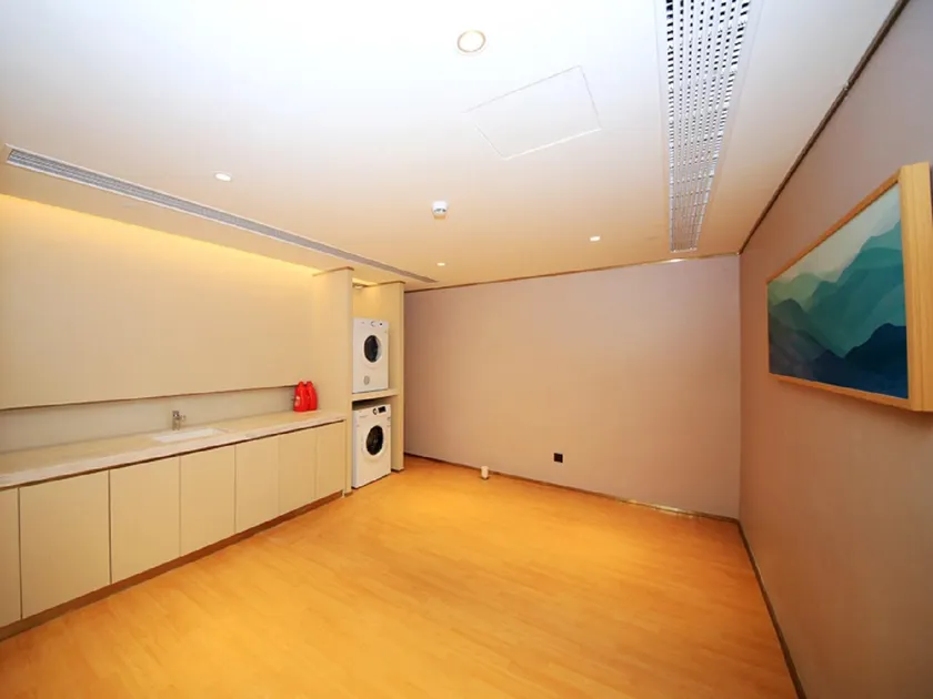 Ji Hotel Wuhan Houhu Xingye Road - Image 1