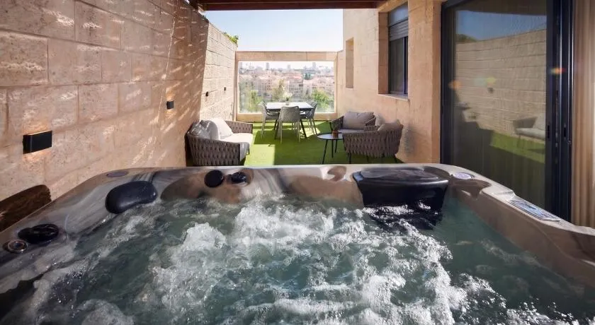 GABRIEL APARTMENTS - Jacuzzi & Panoramic JLM View Steps to Shaare Zedek Hospital - Image 1