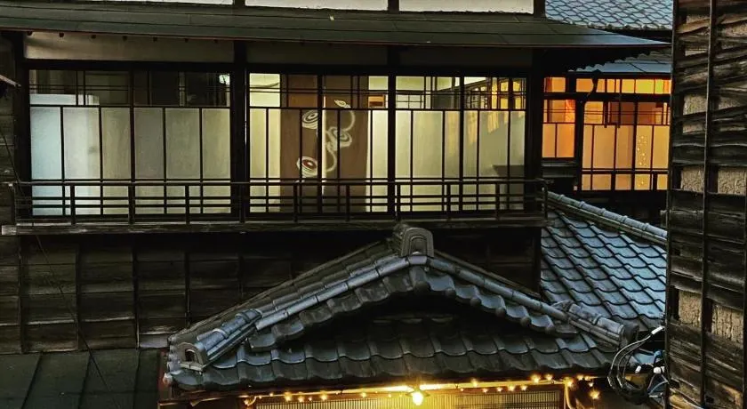 Okiya Guest House & Tapas Bar - Image 1