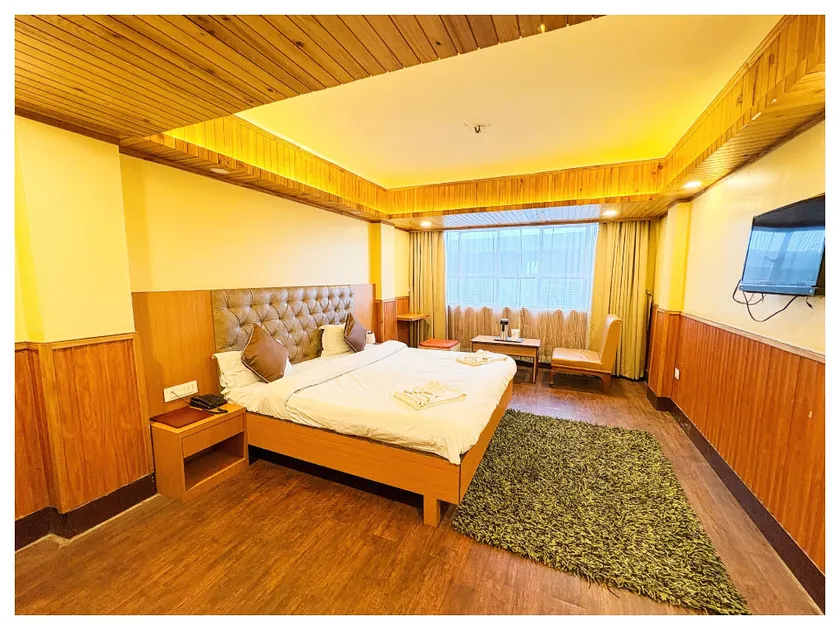 Hotel Apsara & Restaurant In Darjeeling With Mountain View Room - Image 1