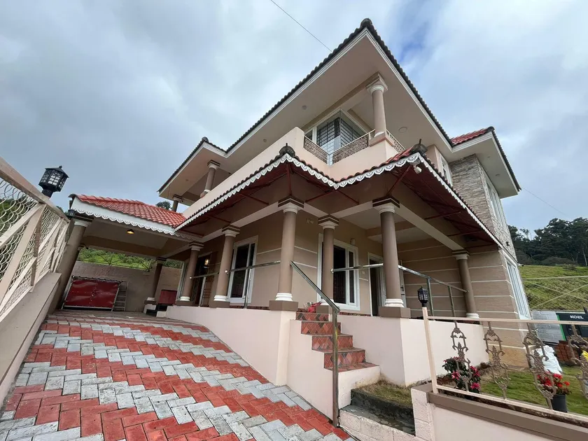 Honey Bee Cottages - Image 1