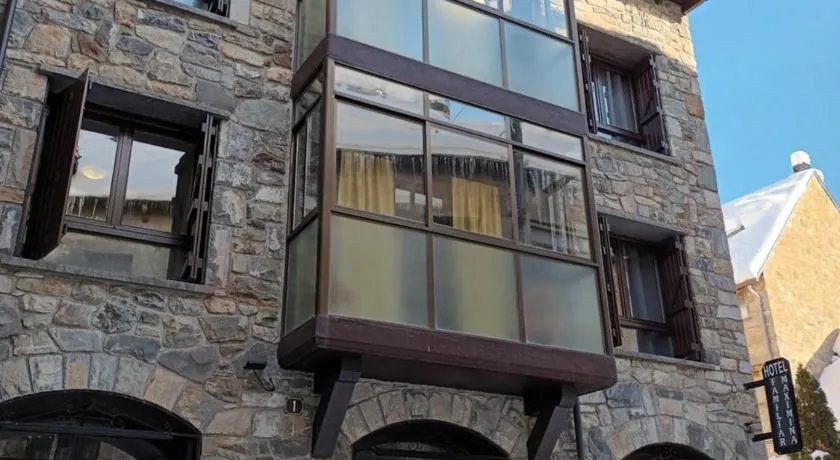 HOTEL FAMILIAR MAXIMINA - Image 1