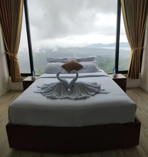 Devanora Hotel & Resto - Image 1