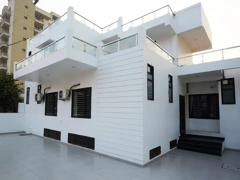 Comfort Stay - Image 1