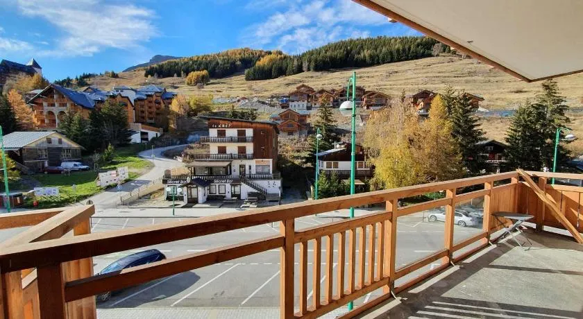 Apartamento \"Résidence 17\" con vistas a la montaña y balcón - Image 1