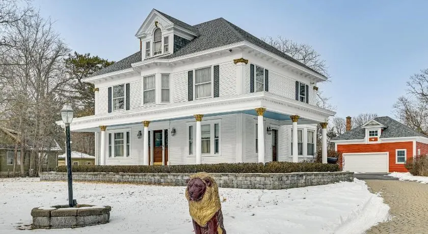 2 Mi to Dtwn Schenectady! Spacious Retreat - Image 1