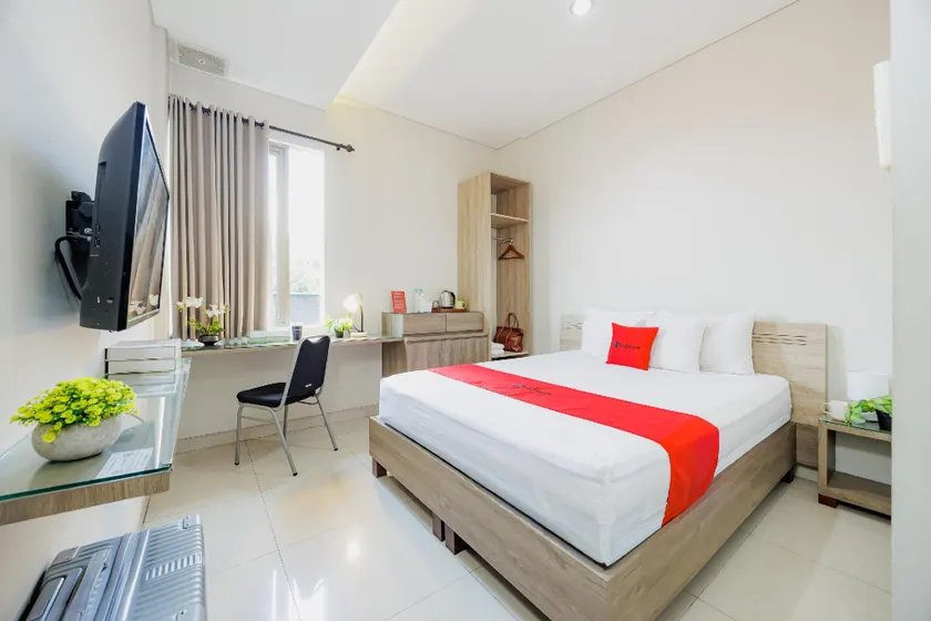 RedDoorz Plus @ Cirebon City Center - Image 1