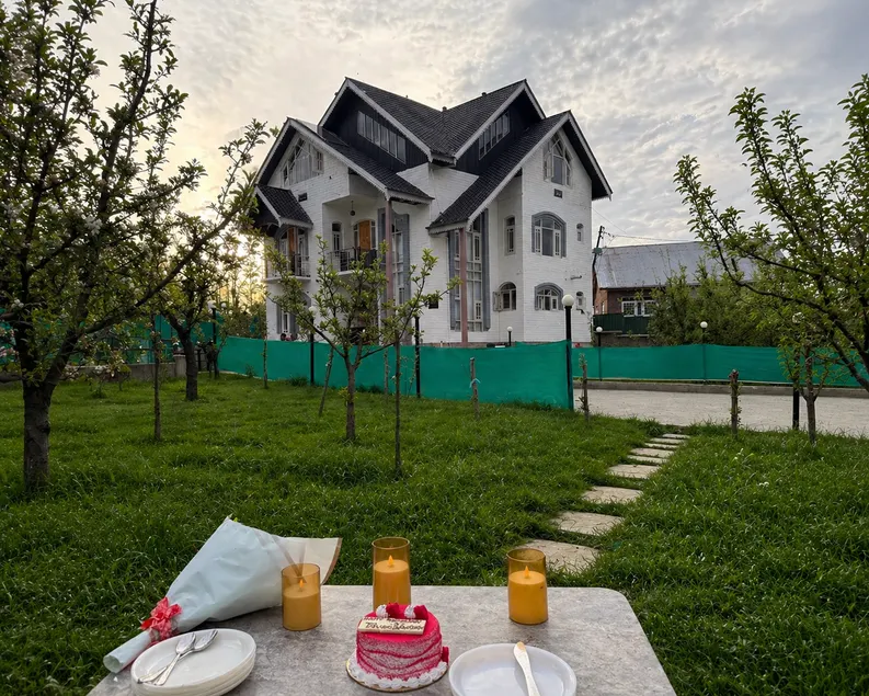 Gulmarg Orchard - Image 1