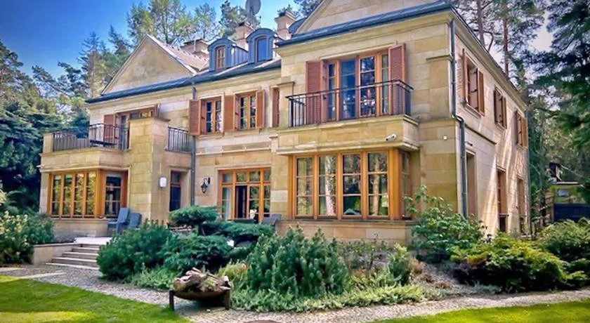 Stately Home in Magdalenka Warsaw - Image 1