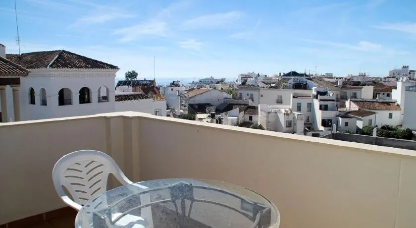 Apartamentos Plaza - Image 1