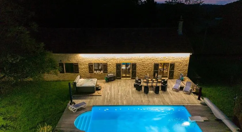 Piscine chauffée et jacuzzi - 4 adultes 4 enfants - Image 1