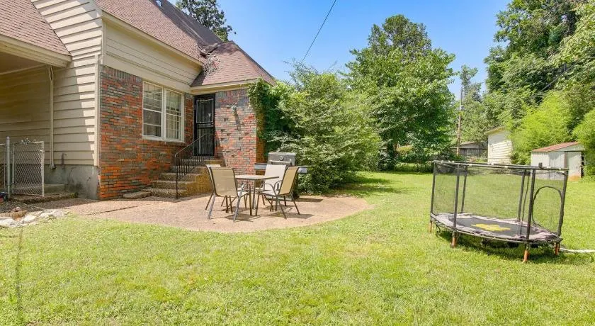 Big Yard • Patio + Grill • Pet Friendly - Image 1