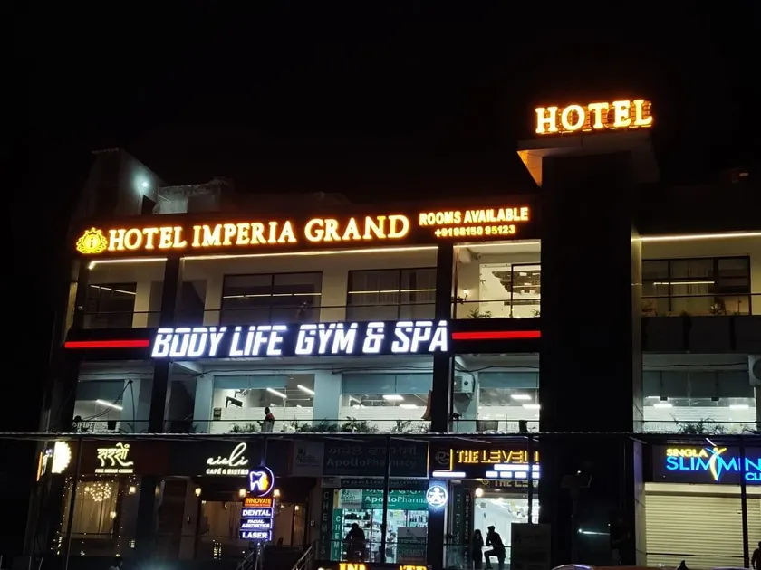 Hotel Imperia Grand - Image 1