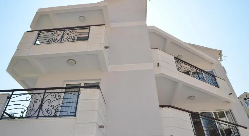 Apartments Mianiko - Image 1