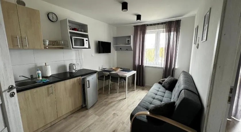 APARTAMENTY DĘBINA - Image 1