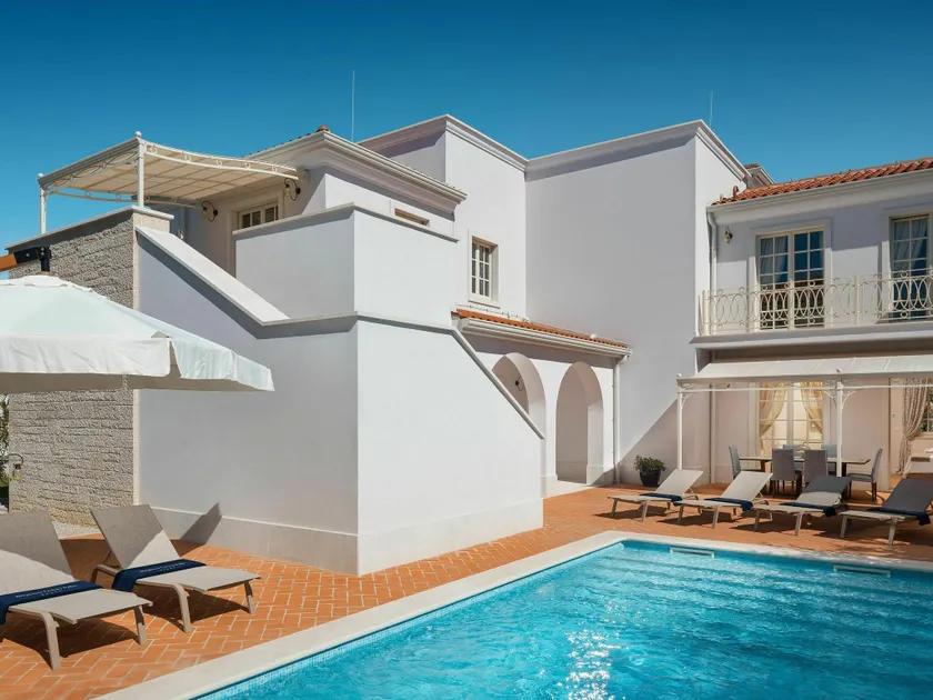 4-Bed Villa with Pool in Vabriga - Image 1