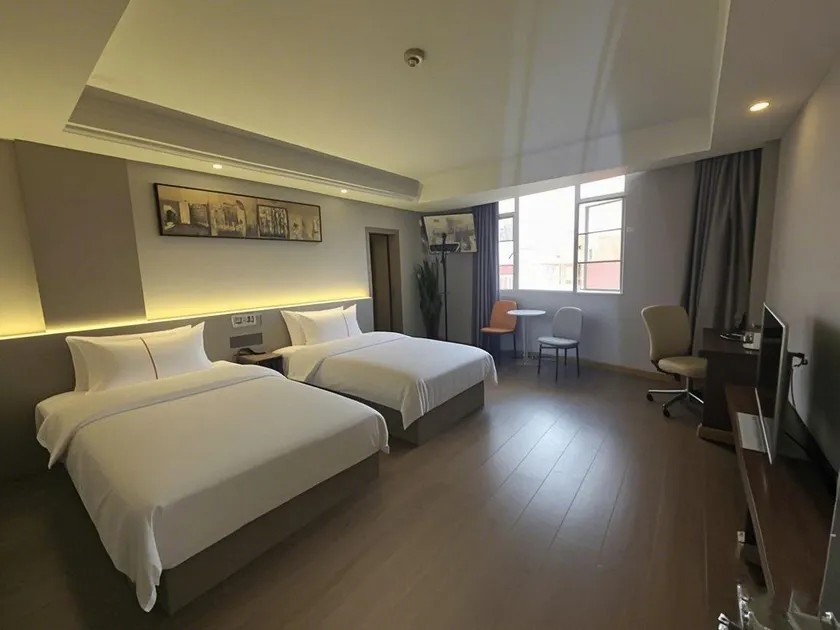 Yuhang Hotel - Image 1