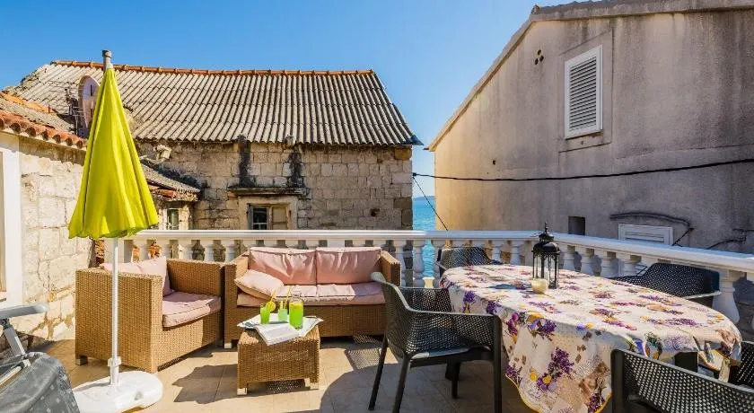 Apartments Villa Mirakul - Image 1