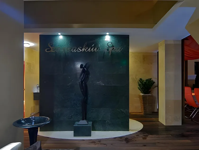 Szarvaskút Hotel - Image 1