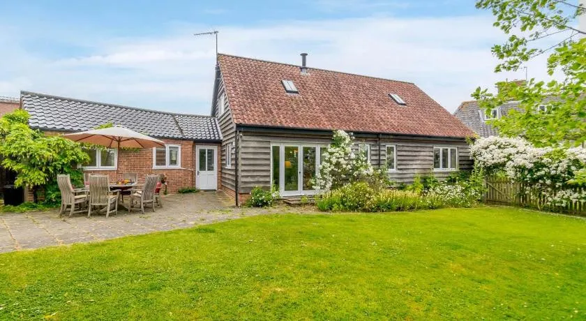 4 Bed in Bramfield oc-sfbri - Image 1