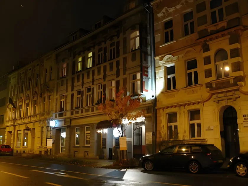 Art HOTEL - Image 1