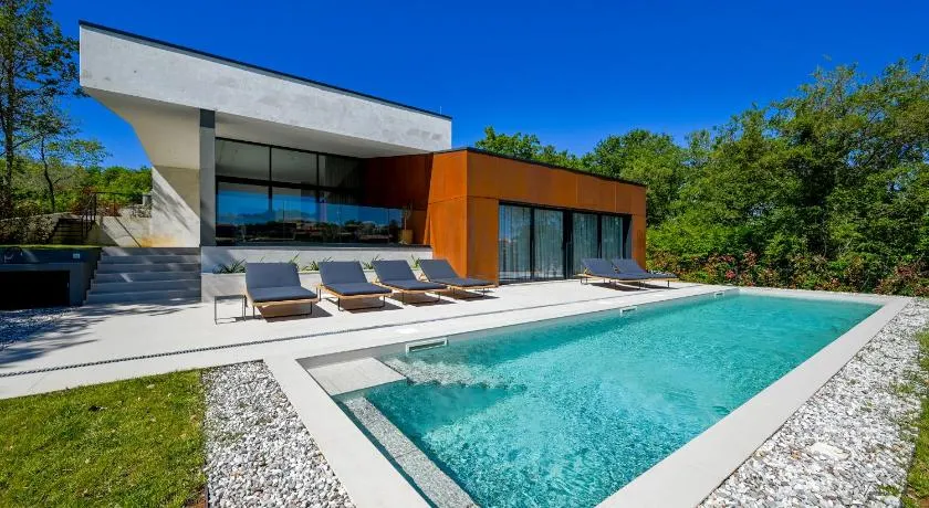House K2 - Image 1