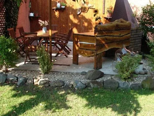 Garden apartments - Image 1