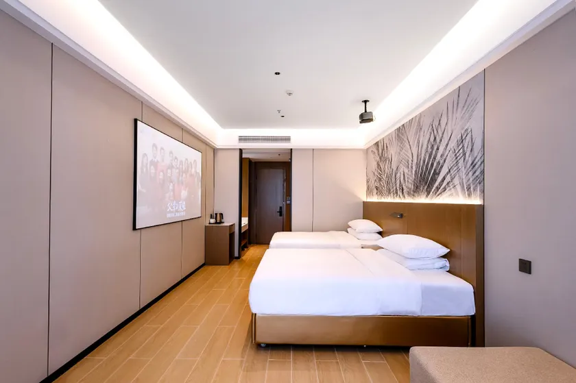 Mico Cinema Hotel - Image 1