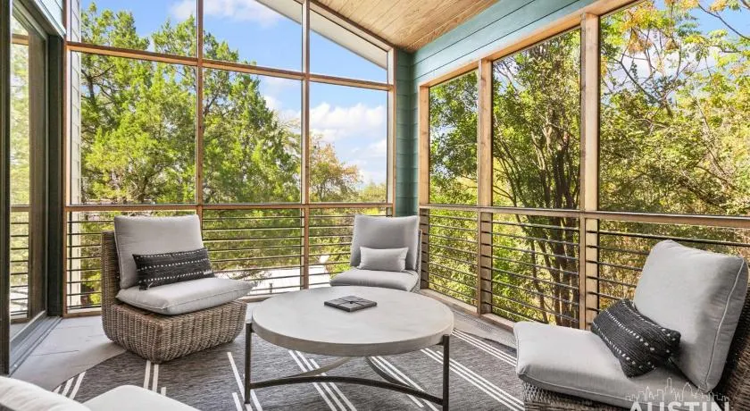 SoCo 1BR/1BA King Suite + Sunroom Porch, Near Zilker Park by Austin Vacay - Image 1
