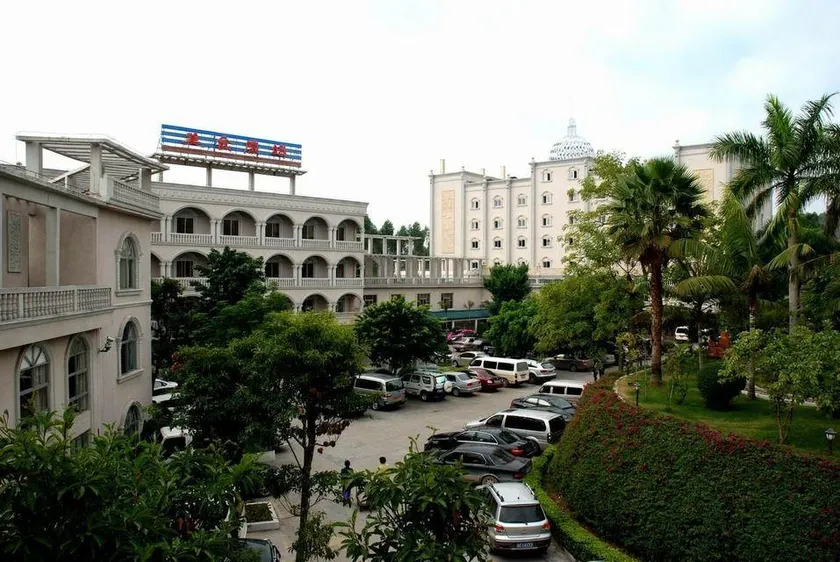 Lianjiang Libo Hotel - Image 1