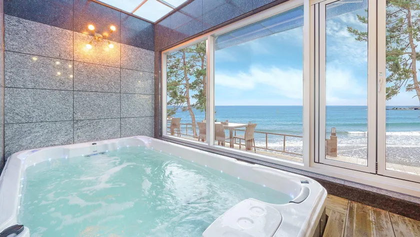 Pohang Playbeach Poolvilla - Image 1