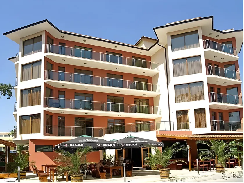 Maverick Hotel - Image 1