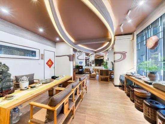 EK Inn Hotel (Dalian Donggang Commercial Area Gangwan Square Subway Station) - Image 1