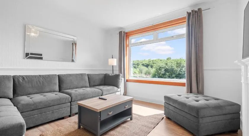 Whiteside 3 Bedroom Apartment - Bathgate - Image 1