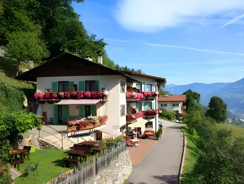 Gasthof Hotel Wöhrmaurer - Image 1
