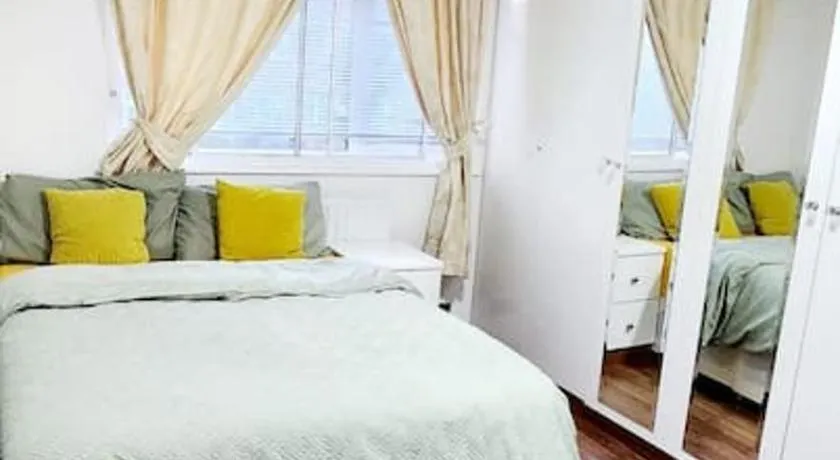 Holiday Apartment - Image 1