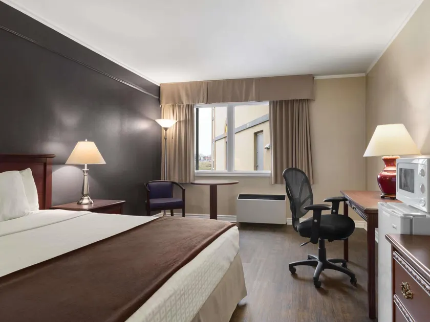 SureStay by Best Western Brockville - Image 1