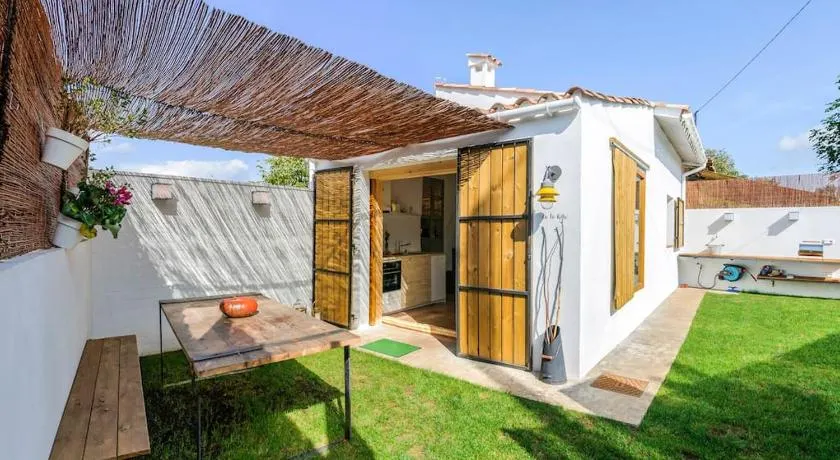 Casita en la naturaleza, Olot (Ca la Rita) - Image 1
