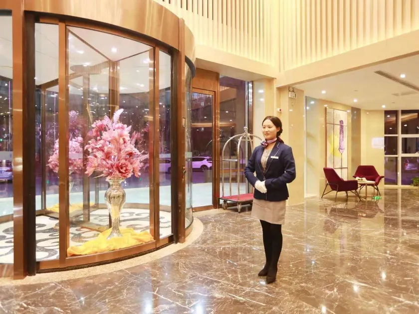 Lavande Hotels Tianjin Huaming Binhai International Airport - Image 1