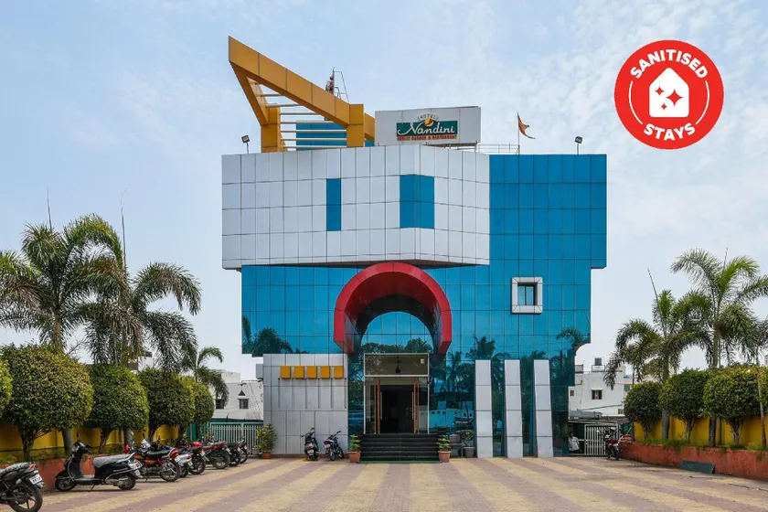CAPITAL O 15017 Hotel Nandini - Image 1