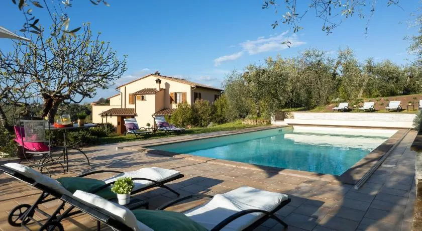 La Villa nell'Isola Verde 12, Emma Villas - Image 1