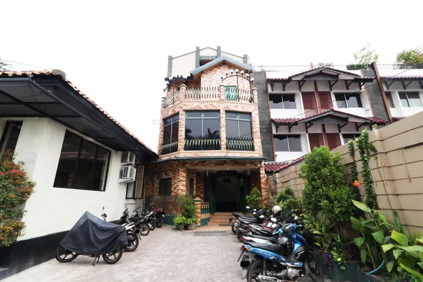 Hotel Alamanda - Image 1