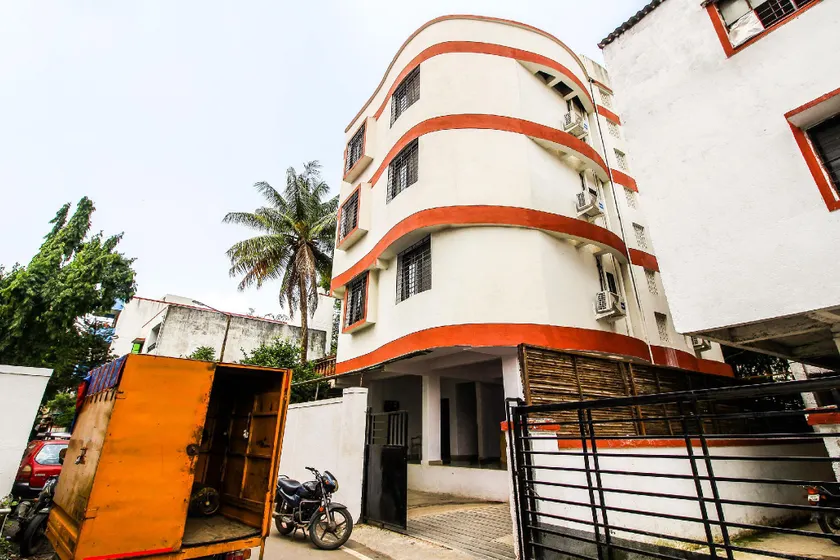 Hotel O Galaxy Near INOX - Image 1