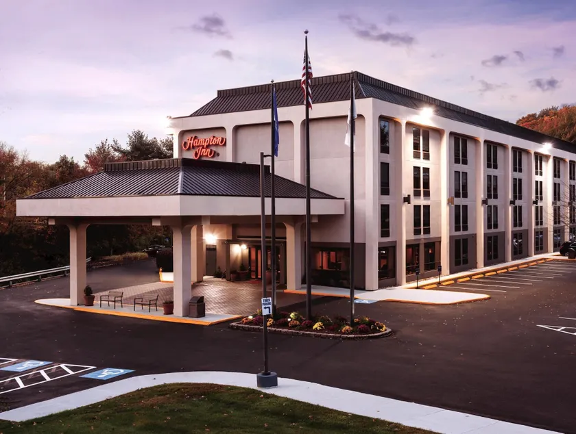 Hampton Inn Meriden - Image 1