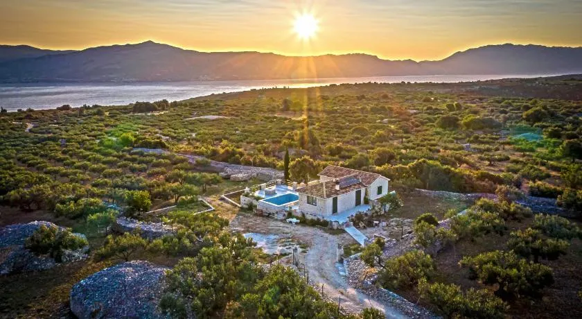 Villa Little Hill - Image 1