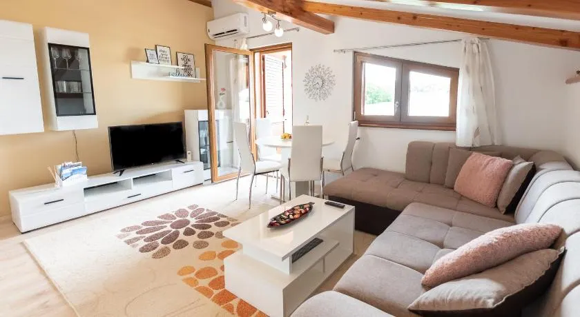 Apartment Eden in peaceful area near center - Image 1